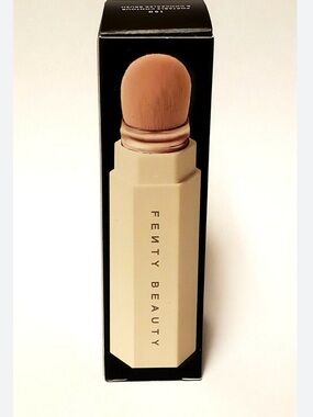 Fenty Beauty by Rihanna Portable Contour and concealer brush #150